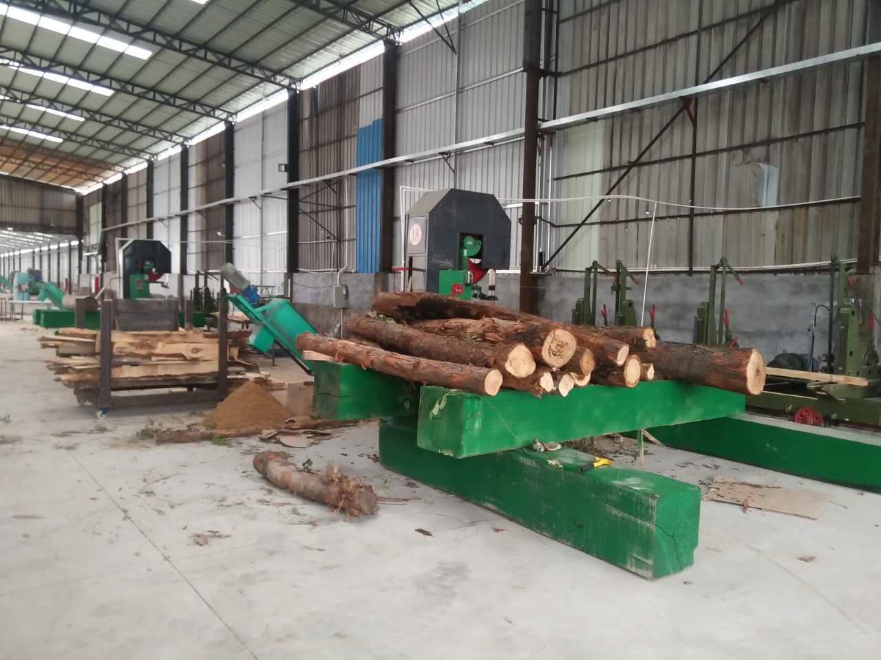 <b>瑞福祥帶鋸機(jī)</b>